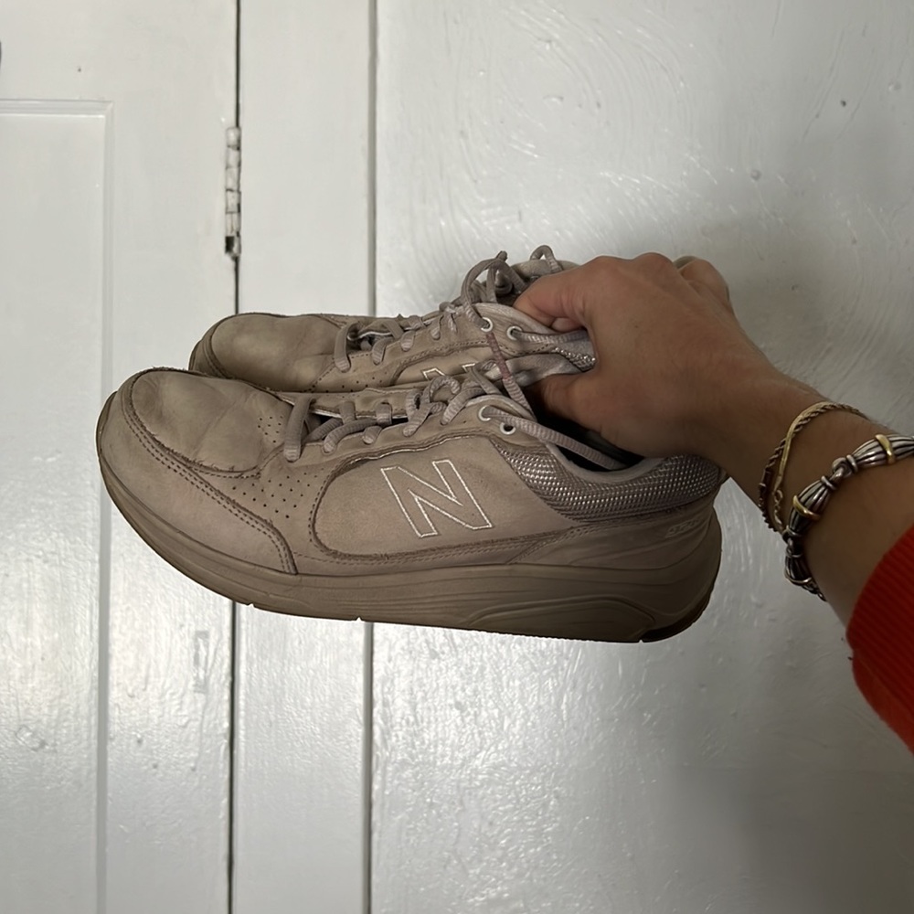 New Balance Leather 928 Women’s 8.5 Walking Shoe